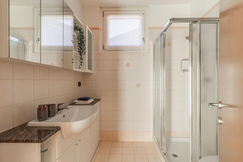 Appartamento Bellavista Con Ac E Posto Auto A Brunate Como Exterior photo